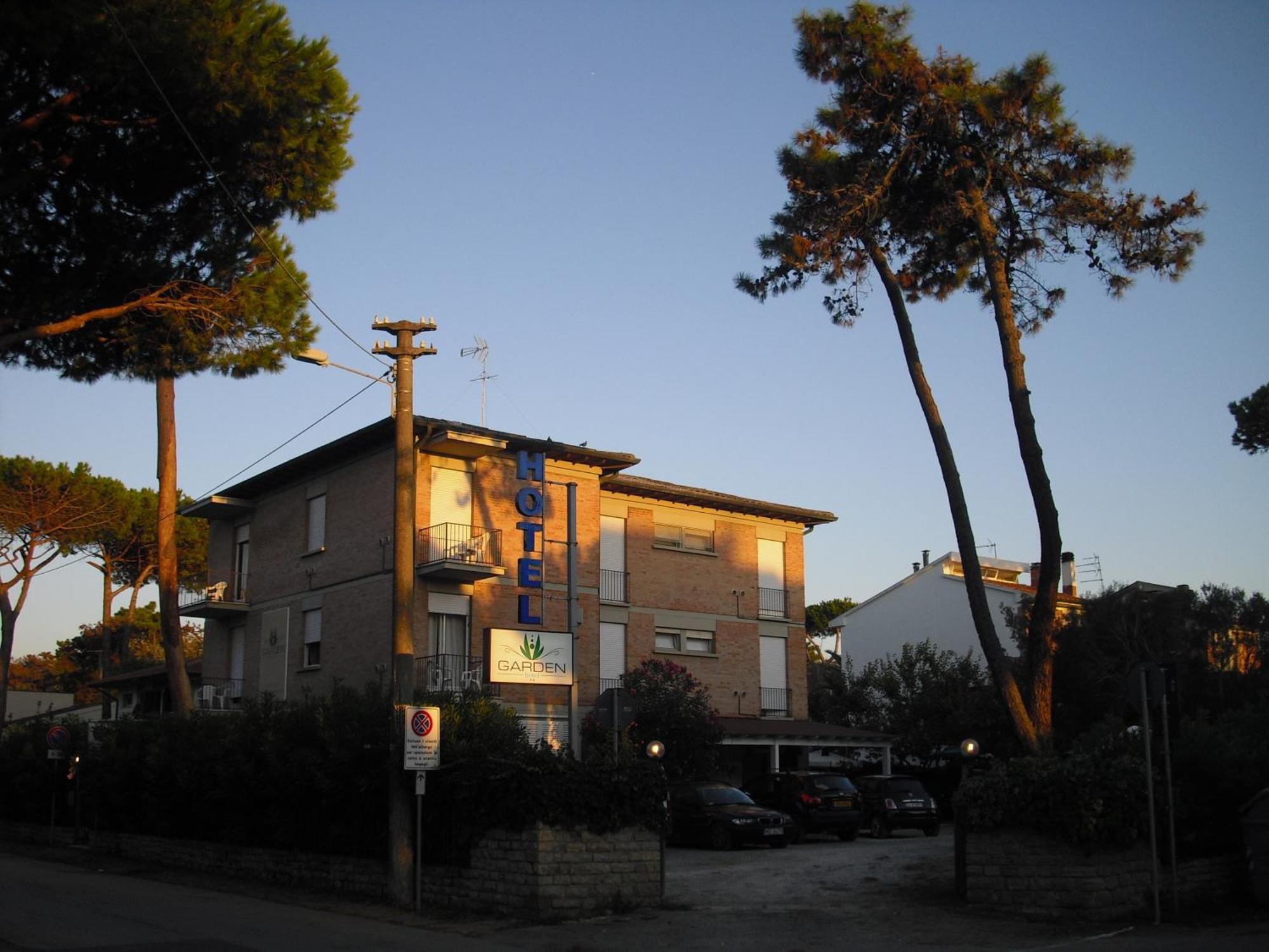 Hotel Garden Tirrenia Kültér fotó