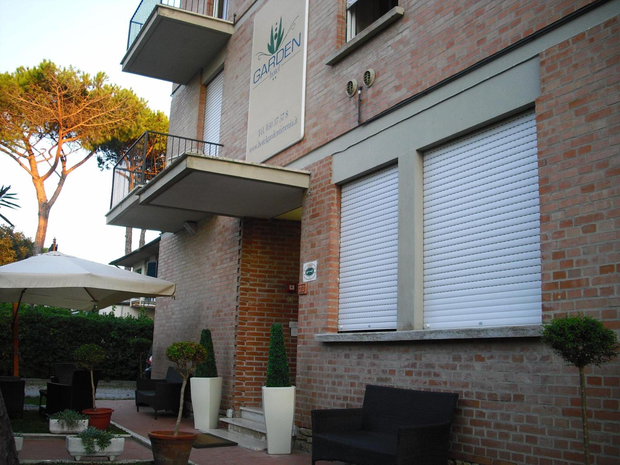 Hotel Garden Tirrenia Kültér fotó