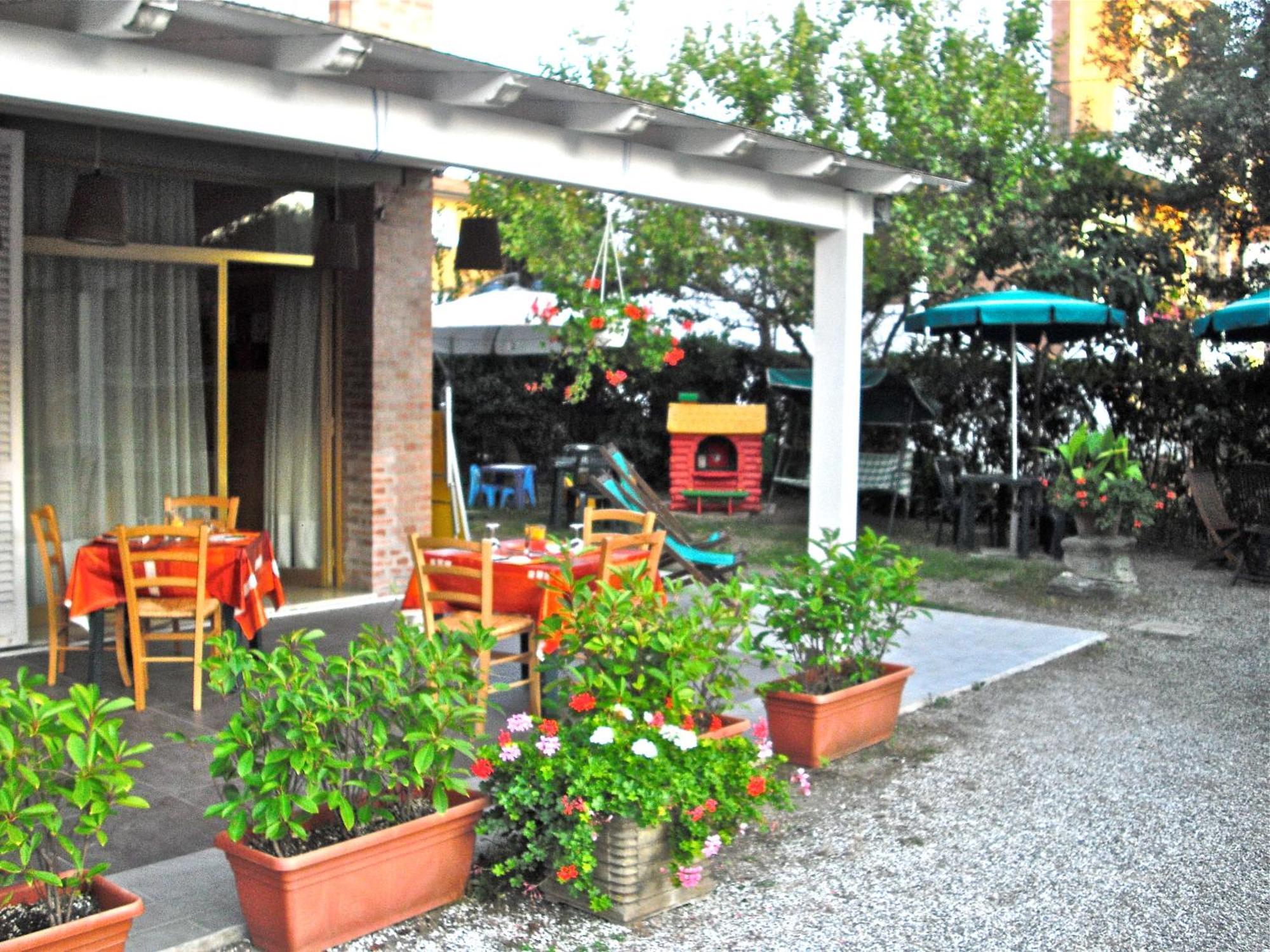 Hotel Garden Tirrenia Kültér fotó